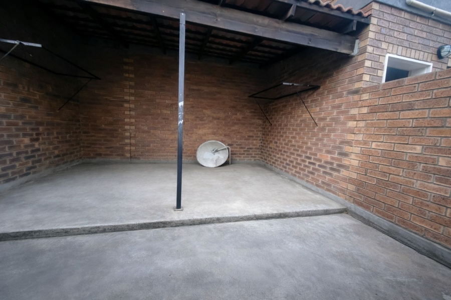 3 Bedroom Property for Sale in Waterval East North West